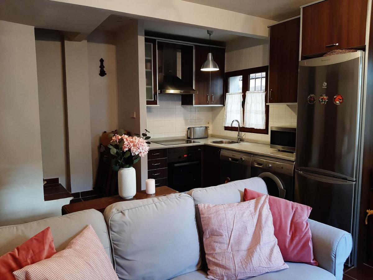 Casa Con Patio Y Chimenea En Piedralavesヴィラ エクステリア 写真