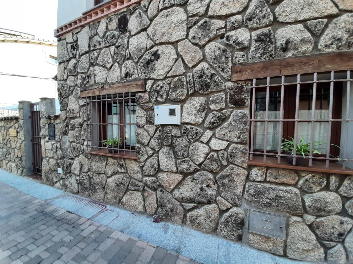 Casa Con Patio Y Chimenea En Piedralavesヴィラ エクステリア 写真